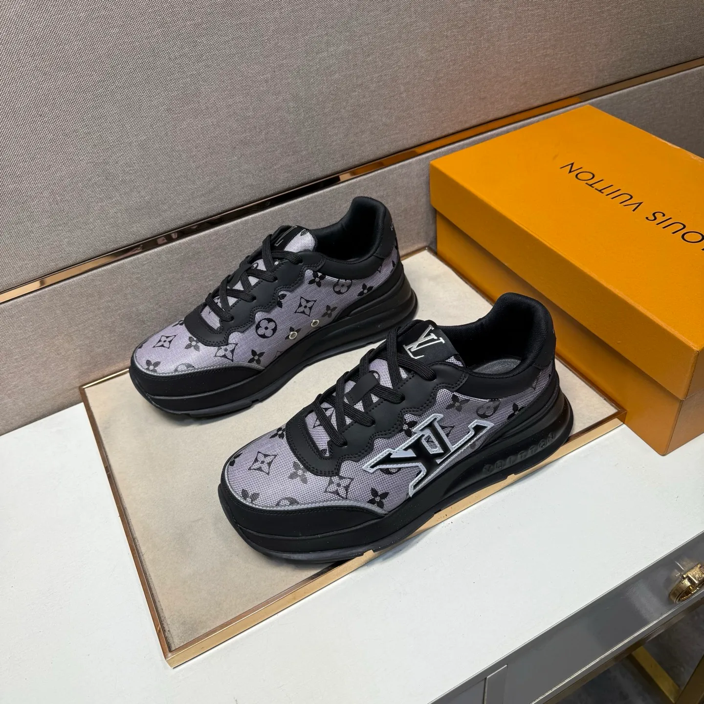 ⬛️Men's shoes 💰p442 [LV～] Men's casual shoes 2025z cabinet sales simultaneously 🔶Size: 38-44#️⃣ 🔷2 colors🔜The upper is made of multi-material splicing➕Mesh lining, comfortable and breathable, sole: original comfortable and wear-resistant outsole, ⚠️real thing📱photographed🎬real thing is better📢📢📢